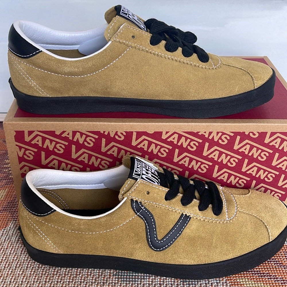 Vans Men’s Sport Low Suede Antelope
VN000CQR5QJ
Sneakers - Picture 16 of 16